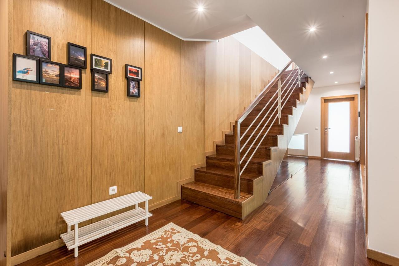 Ferienwohnung Joivy Sleek House Balcony & 2 Terraces In Porto Maía Exterior foto